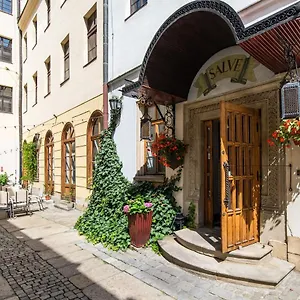 https://dwor-polski-hotel.hotelswroclaw.com
